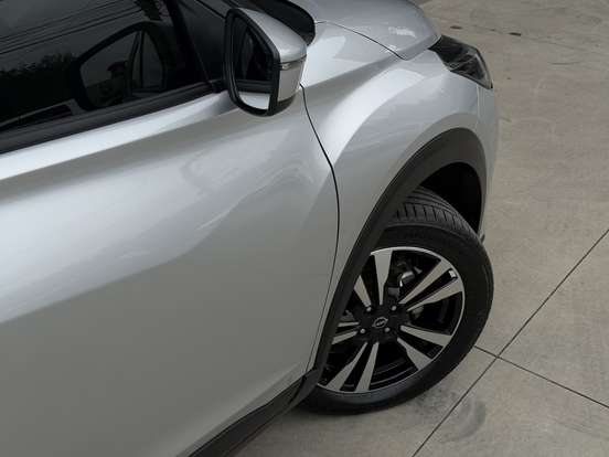 NISSAN-KICKS PLAY-2025