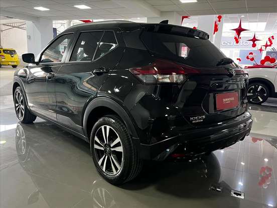 NISSAN-KICKS PLAY-2025