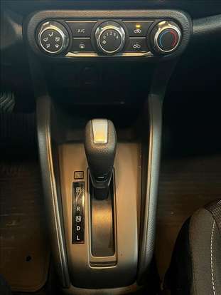 NISSAN-KICKS PLAY-2025