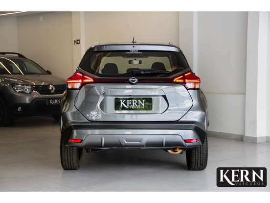 NISSAN-KICKS PLAY-2025