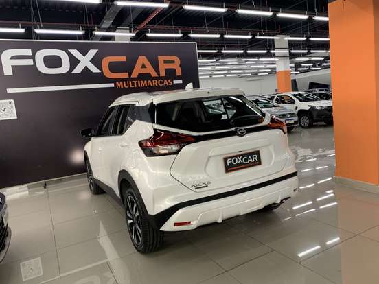 NISSAN-KICKS PLAY-2025