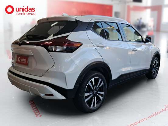 NISSAN-KICKS PLAY-2025