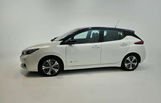 NISSAN-LEAF-2021