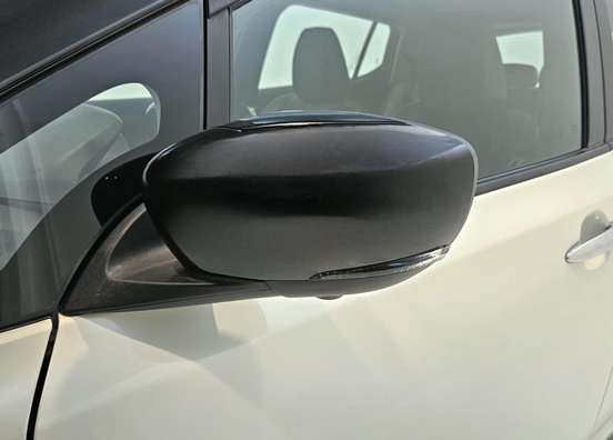 NISSAN-LEAF-2021