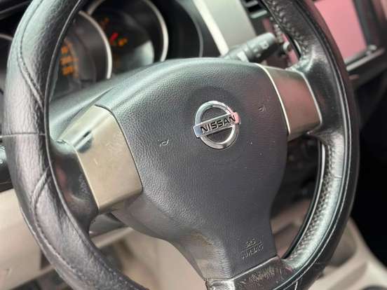 NISSAN-LIVINA-1.6 SL 16V FLEX 4P MANUAL NISSAN-LIVINA-2009