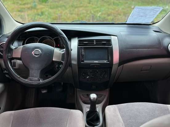 NISSAN-LIVINA-1.6 SL 16V FLEX 4P MANUAL NISSAN-LIVINA-2009