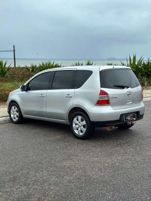 NISSAN-LIVINA-2009