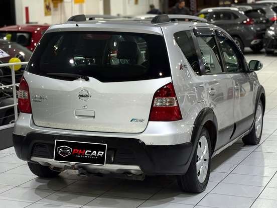 NISSAN-LIVINA-2014