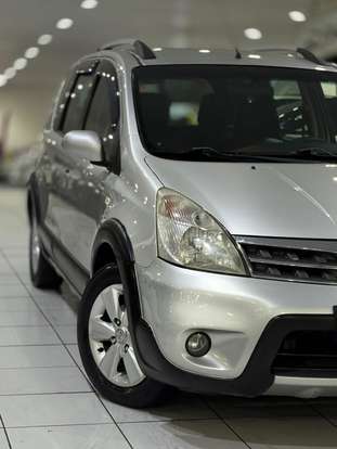 NISSAN-LIVINA-2014
