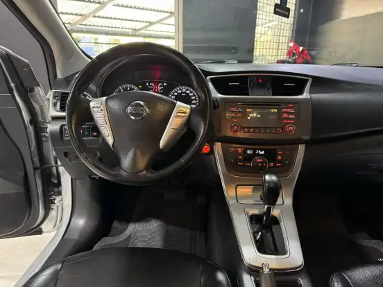 NISSAN-SENTRA-2014