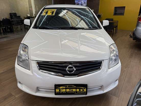NISSAN-SENTRA-2011