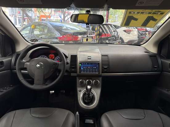 NISSAN-SENTRA-2011