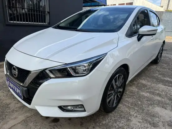 NISSAN-VERSA-2022
