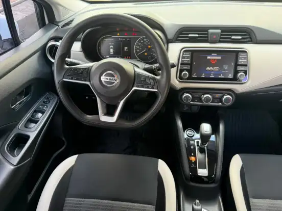 NISSAN-VERSA-2022