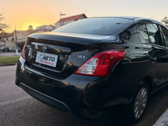NISSAN-VERSA-2020