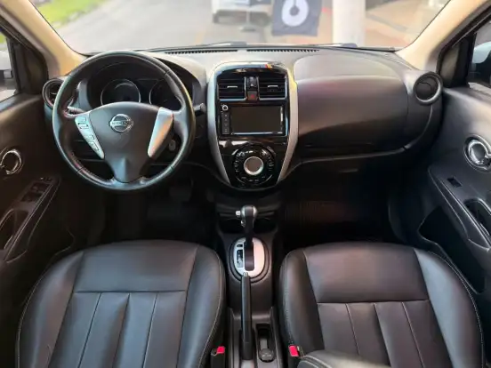 NISSAN-VERSA-2020