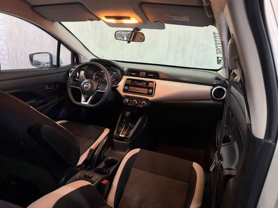 NISSAN-VERSA-2020