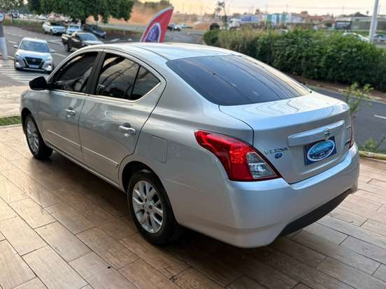 NISSAN-VERSA-1.6 16V FLEX SV 4P XTRONIC NISSAN-VERSA-2018