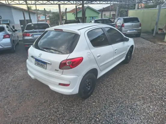 PEUGEOT-207-2012