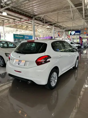 PEUGEOT-208-2016