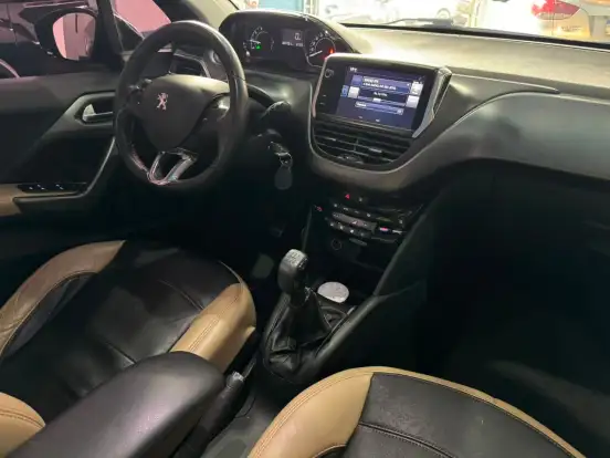 PEUGEOT-208-2014