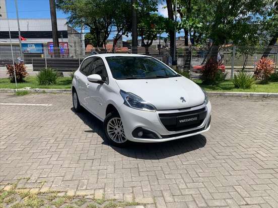 PEUGEOT-208-2016