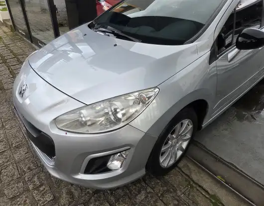 PEUGEOT-308-2012