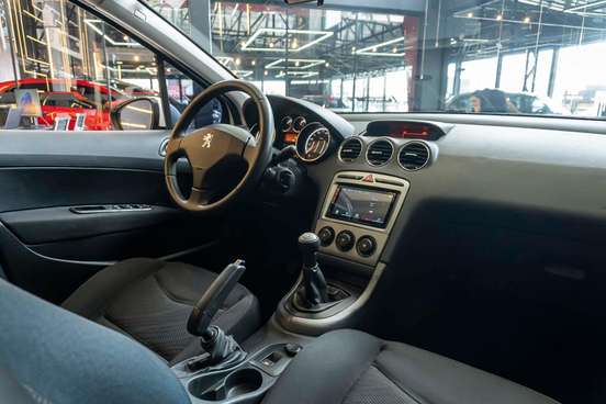 PEUGEOT-308-2013