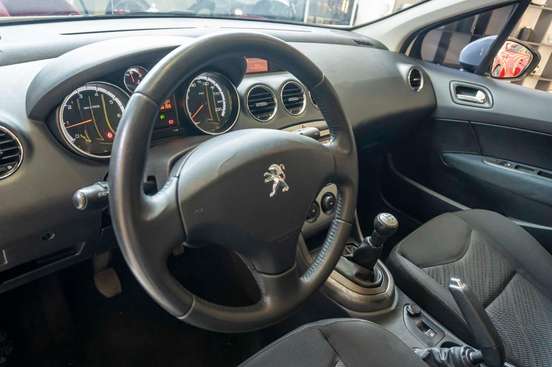 PEUGEOT-308-2013