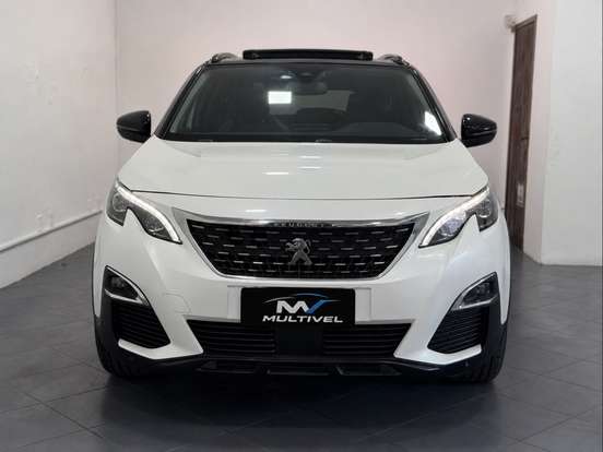 PEUGEOT-5008-2018