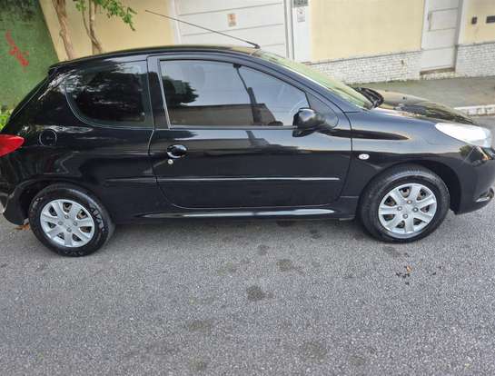 PEUGEOT-207-2012