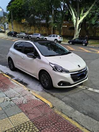 PEUGEOT 208 1.6 ALLURE 16V FLEX 4P AUTOMÁTICO
