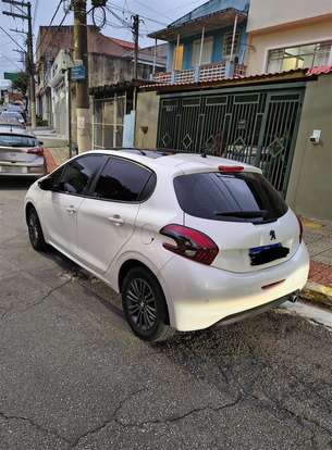 PEUGEOT-208-2017