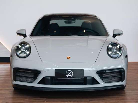 PORSCHE-911-2023