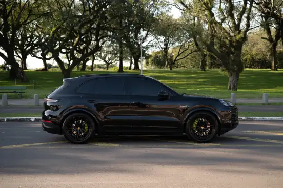 PORSCHE-CAYENNE-2024