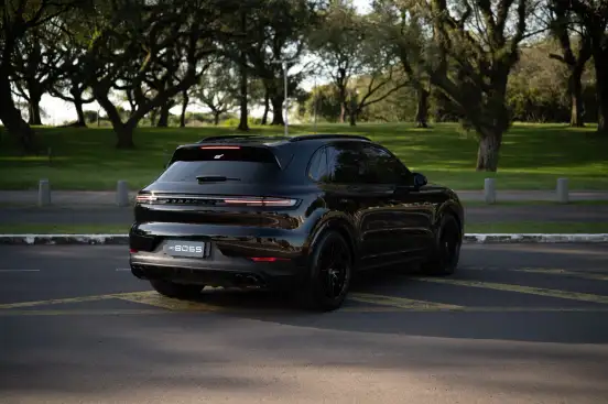 PORSCHE-CAYENNE-2024