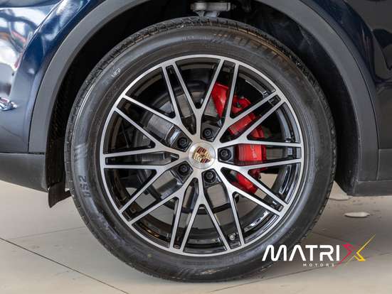 PORSCHE-CAYENNE-2019