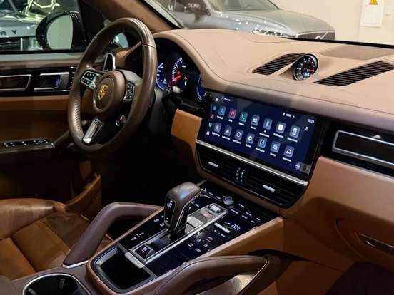PORSCHE-CAYENNE-2021