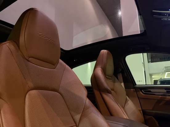 PORSCHE-CAYENNE-2021