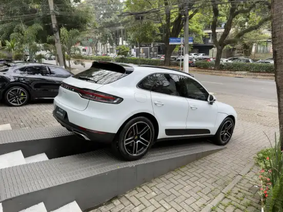 PORSCHE-MACAN-2020