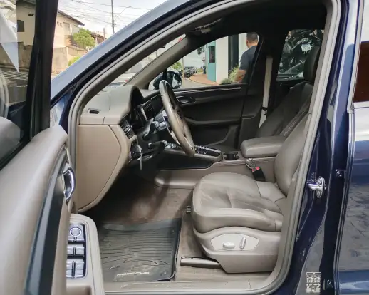 PORSCHE-MACAN-2021