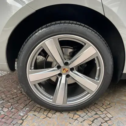 PORSCHE-MACAN-2024