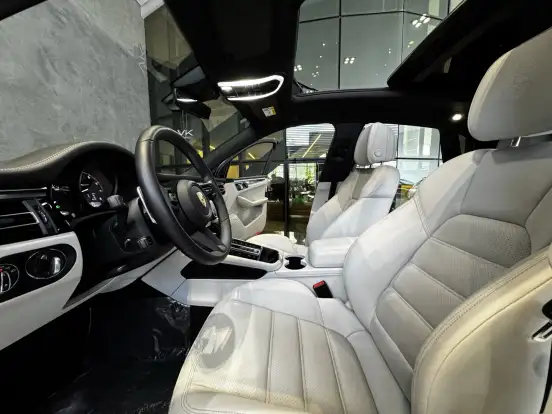 PORSCHE-MACAN-2024