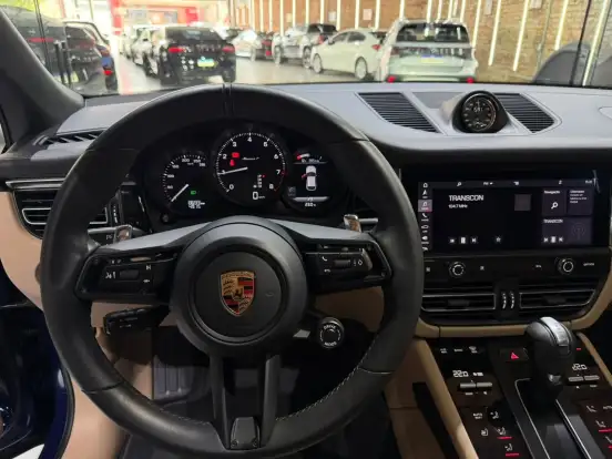 PORSCHE-MACAN-2025