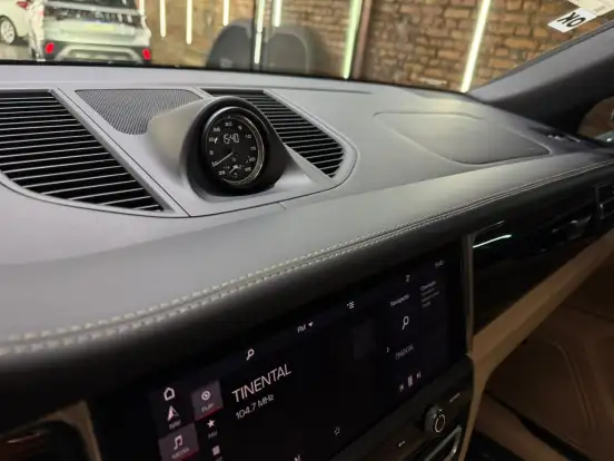 PORSCHE-MACAN-2025