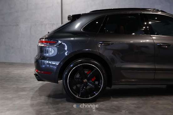 PORSCHE-MACAN-2021