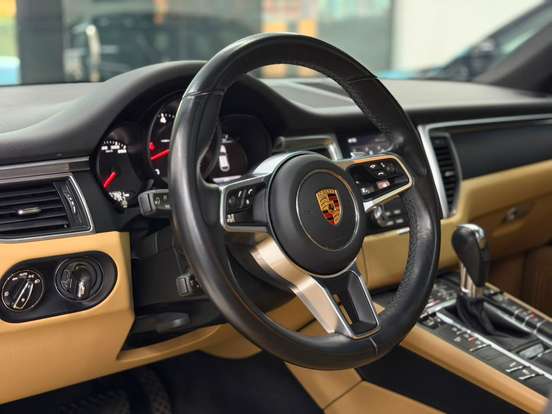 PORSCHE-MACAN-2018