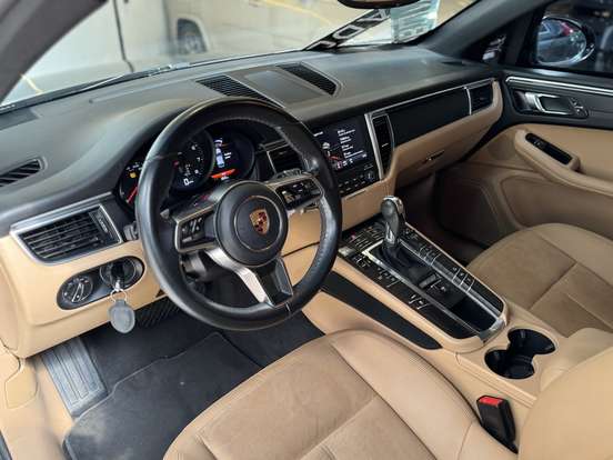 PORSCHE-MACAN-2018
