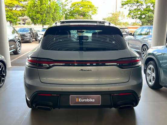 PORSCHE-MACAN-2022