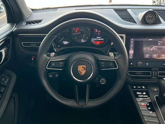 PORSCHE-MACAN-2022